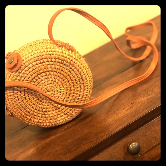 Circular Woven Pocketbook - Picture 1 of 6